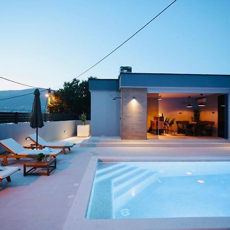 Holiday Home Tia Split Exterior photo