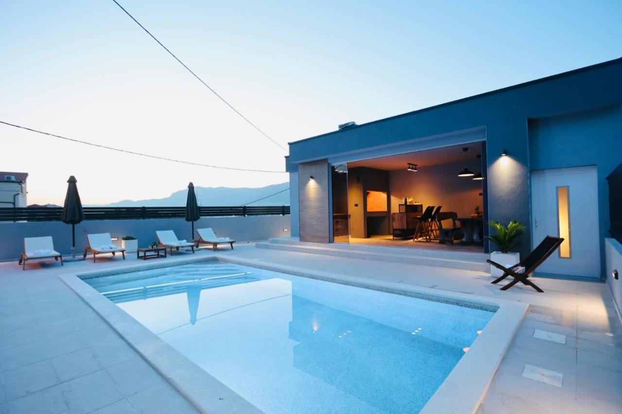 Holiday Home Tia Split Exterior photo