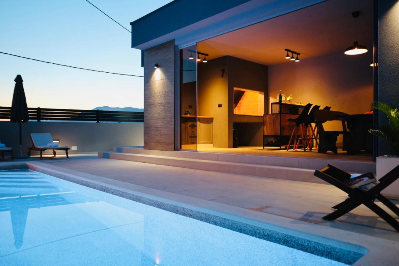Holiday Home Tia Split Exterior photo